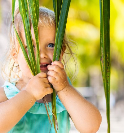 Petite fille en voyage