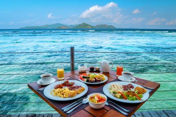 Déjeuner à Tahiti